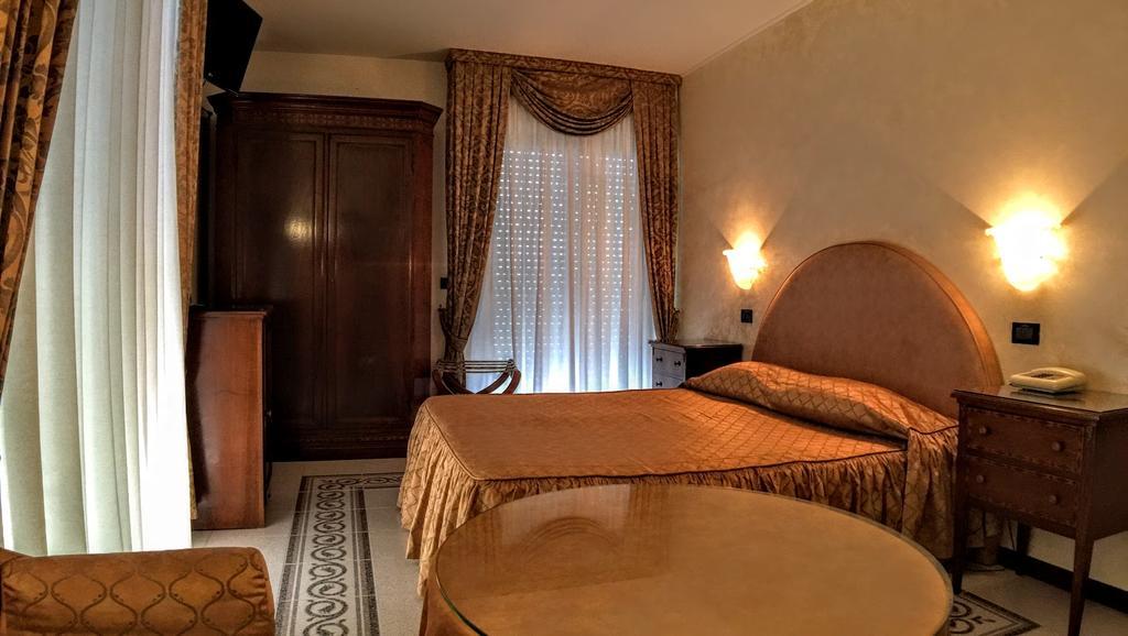 Hotel Miramare Lignano Sabbiadoro Exteriör bild