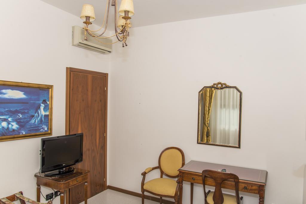Hotel Miramare Lignano Sabbiadoro Exteriör bild