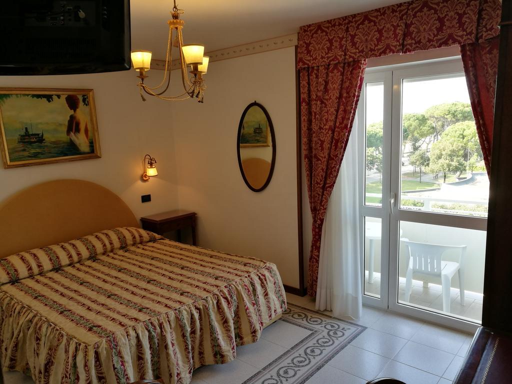 Hotel Miramare Lignano Sabbiadoro Exteriör bild